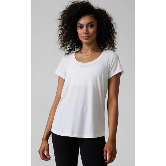 NEW Athleta Stratus II Tee Plus Size 2X White Scoop Neck Activewear Athleisure - Picture 1 of 11